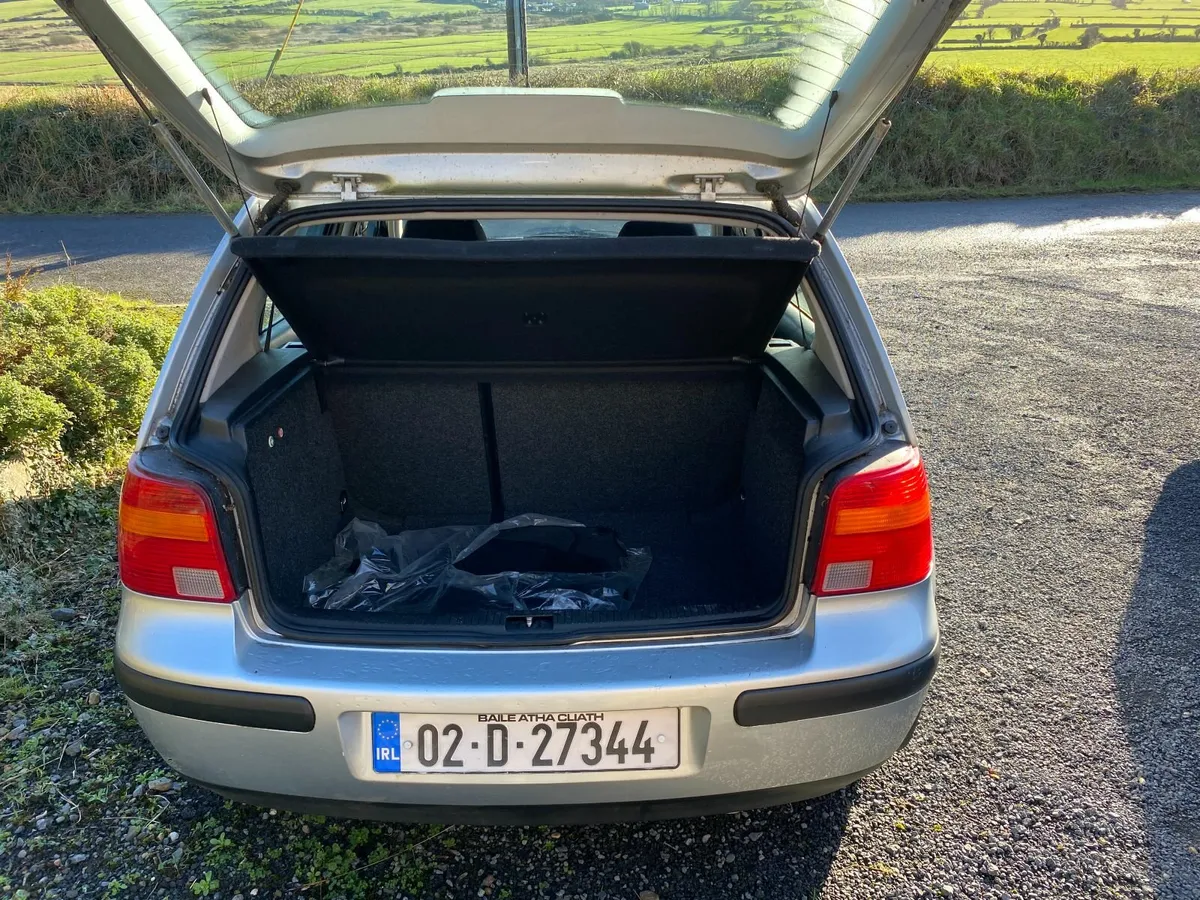 Volkswagen Golf 2002 - Image 4