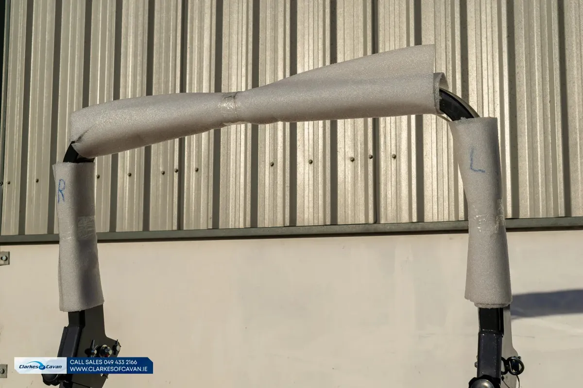 Used 2022 Kubota GR2120-II Lawnmower - Image 3