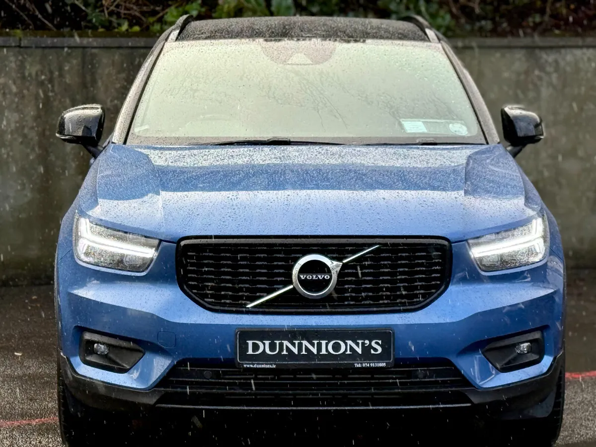 Volvo XC40, 2020, D3 R-DESIGN AT 5DR AUTO - Image 3