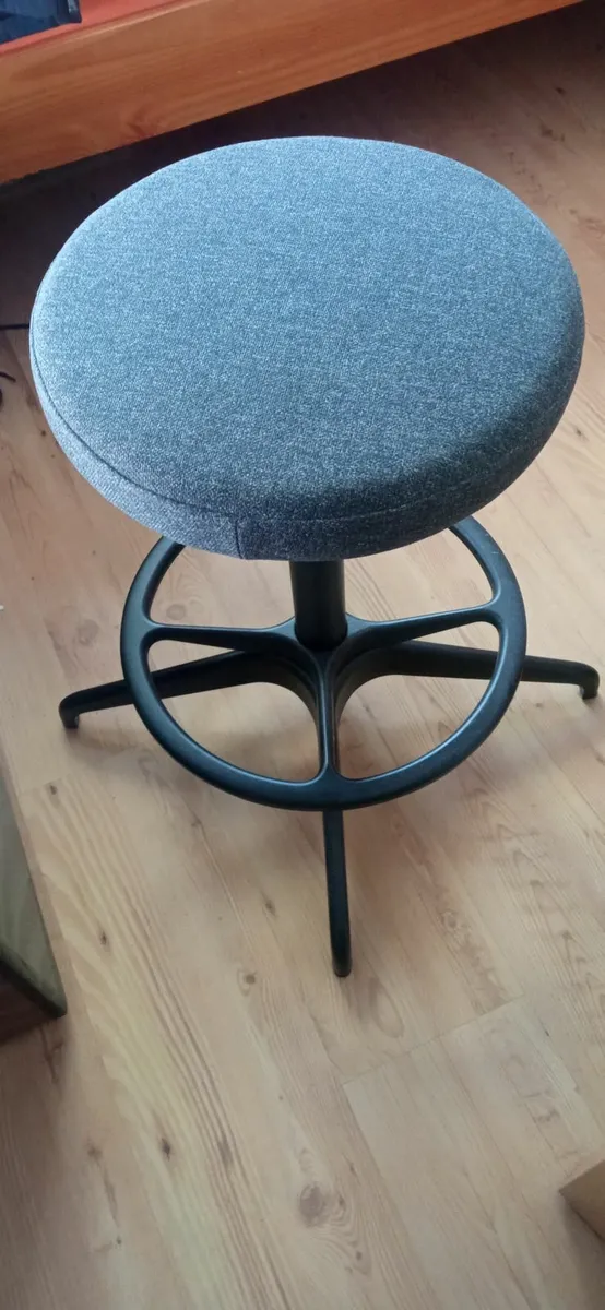 Office chair - Image 2