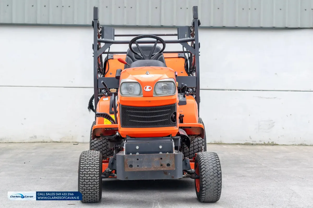 Used 2016 Kubota G23 HD Lawnmower - Image 2