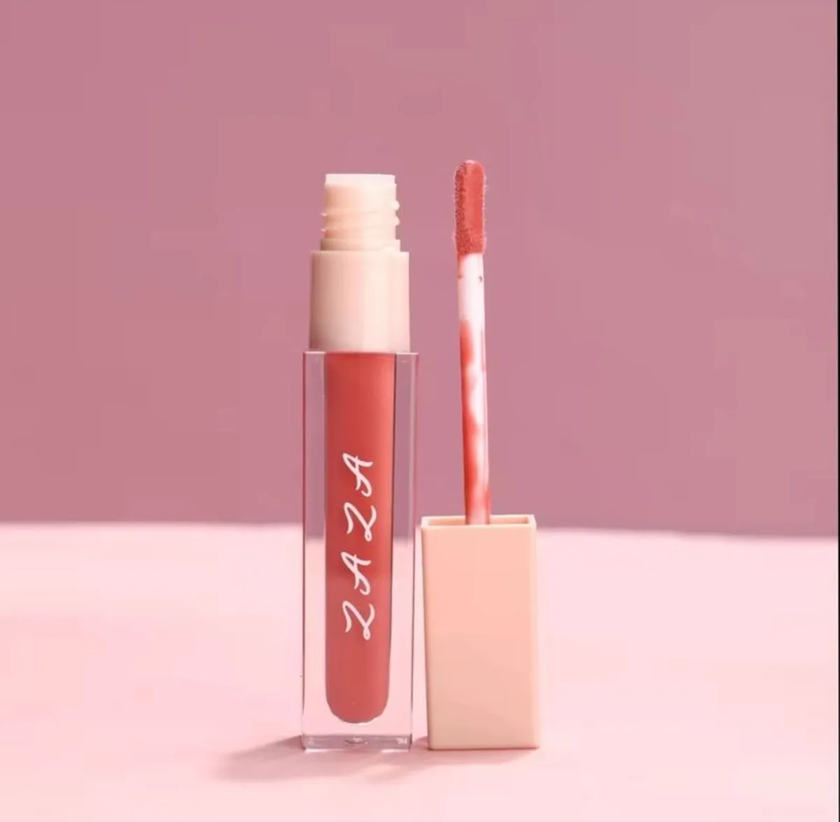 Lip gloss - Image 1