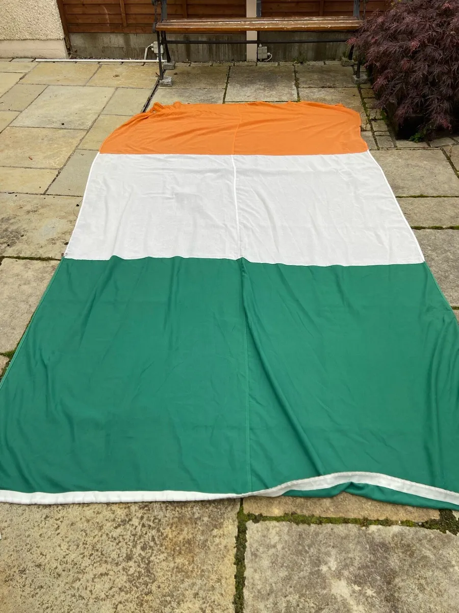 Vintage Large Irish Flag 16ft x 11ft - Image 1