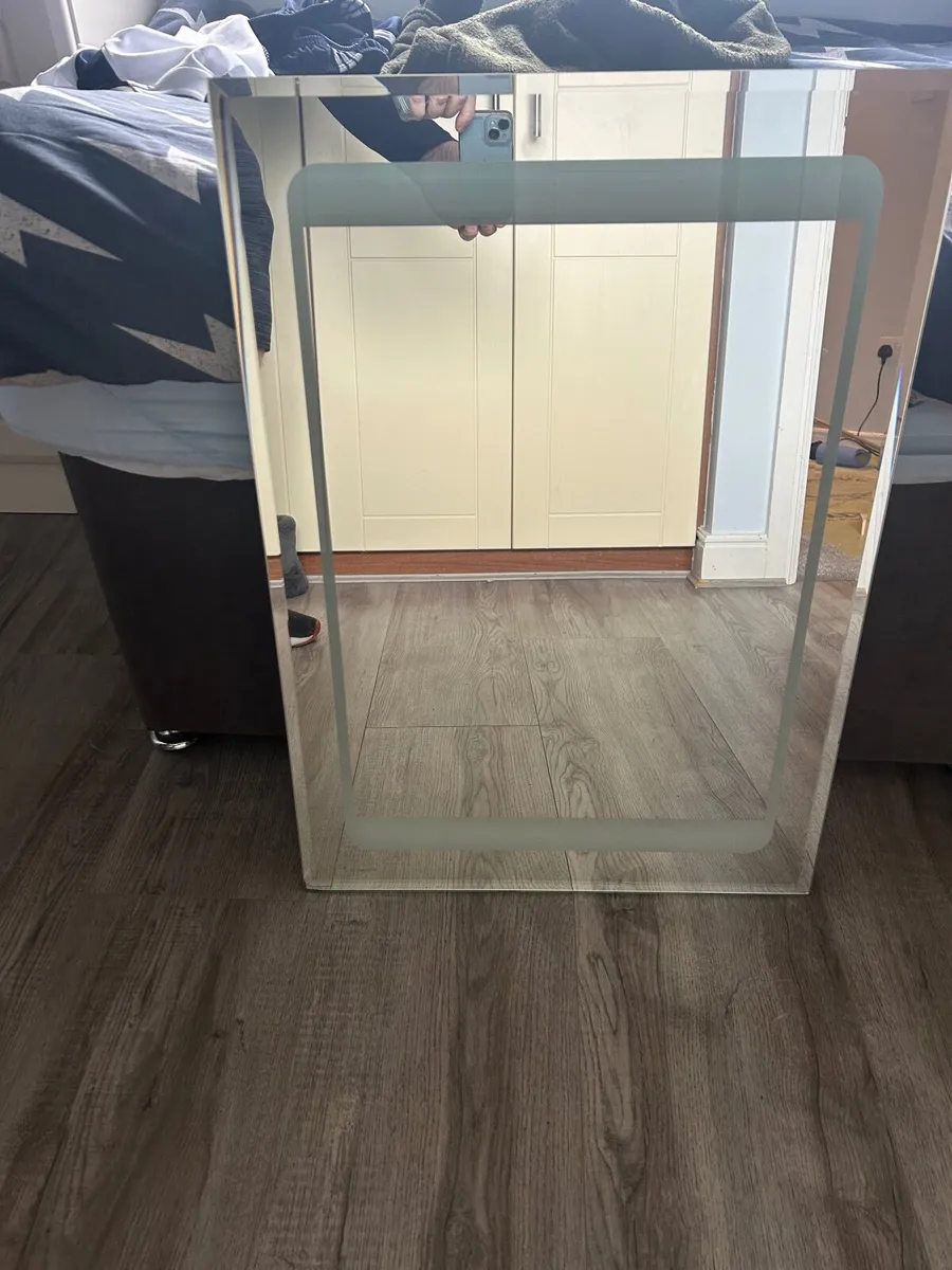 bathroom mirror - Image 1
