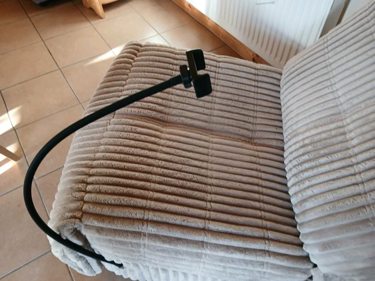 Reclining chair with phone holder - Image 3