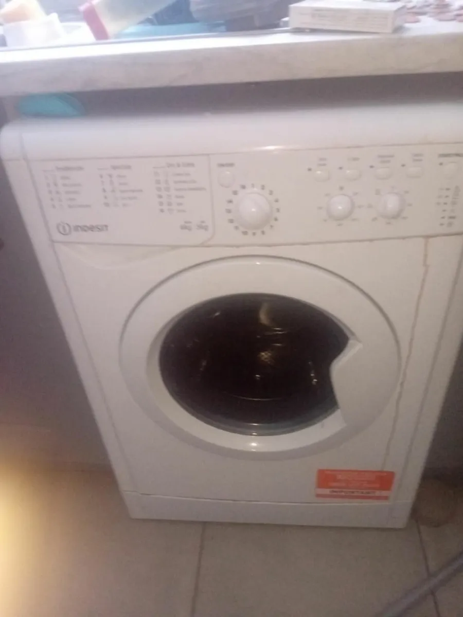 Washing machine - Image 1