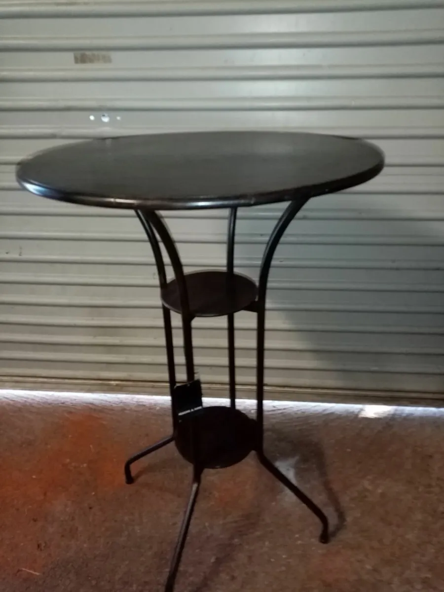 Pedestal circulare table made of chrome - Image 3