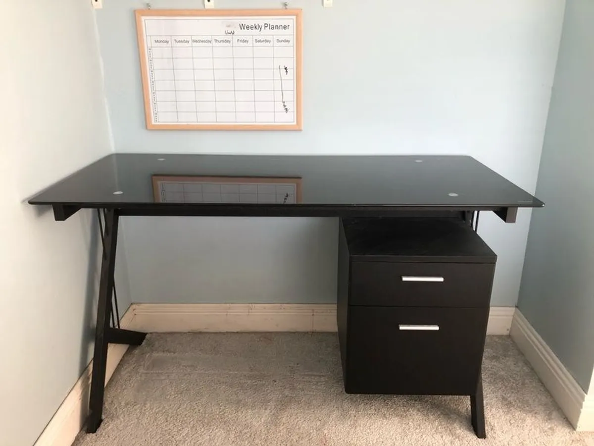 study desk - Image 1