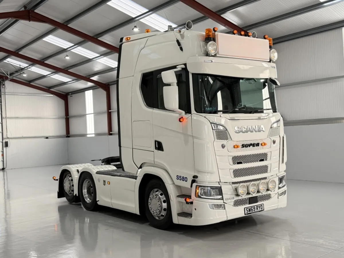 2020 (69) SCANIA S580 HIGHLINE 6X2 TAG AXLE - Image 1