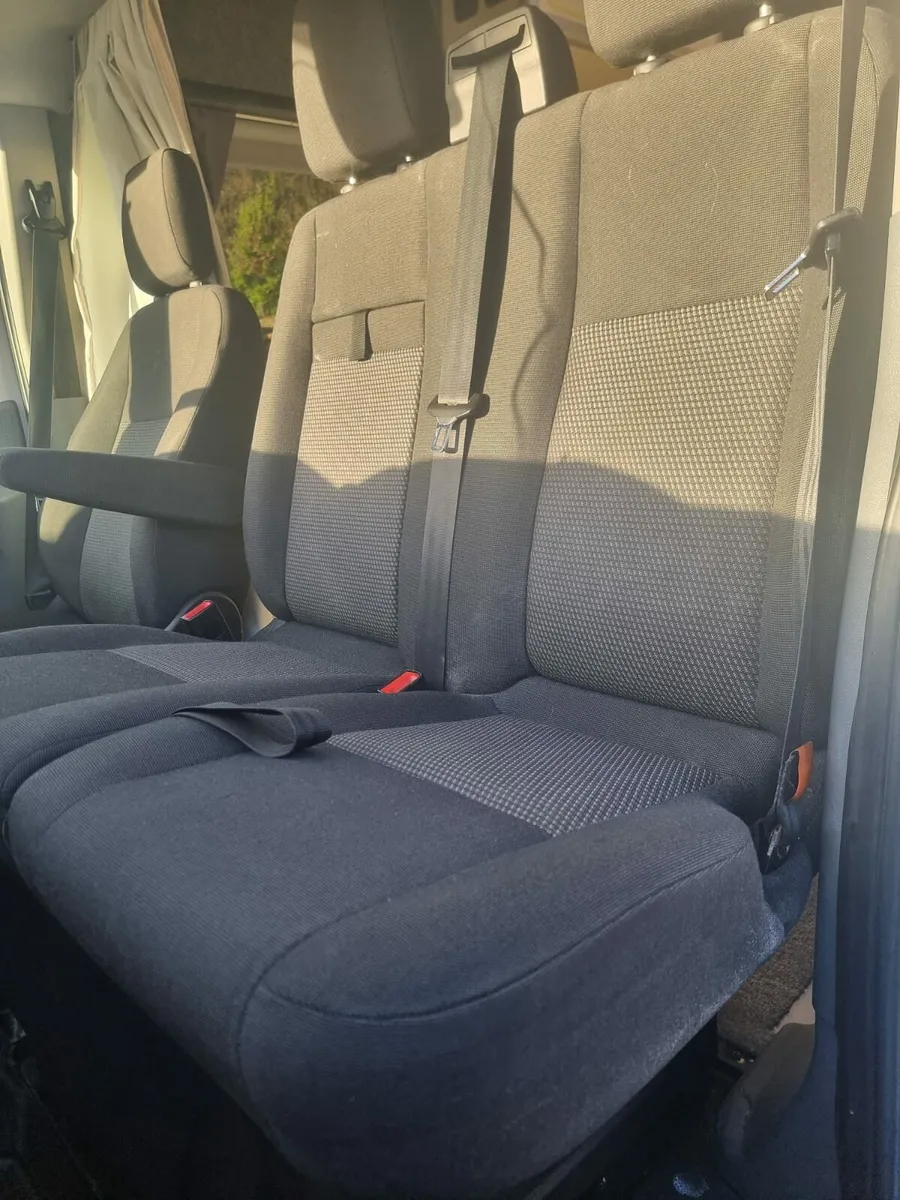 Double swivel seat - Image 1