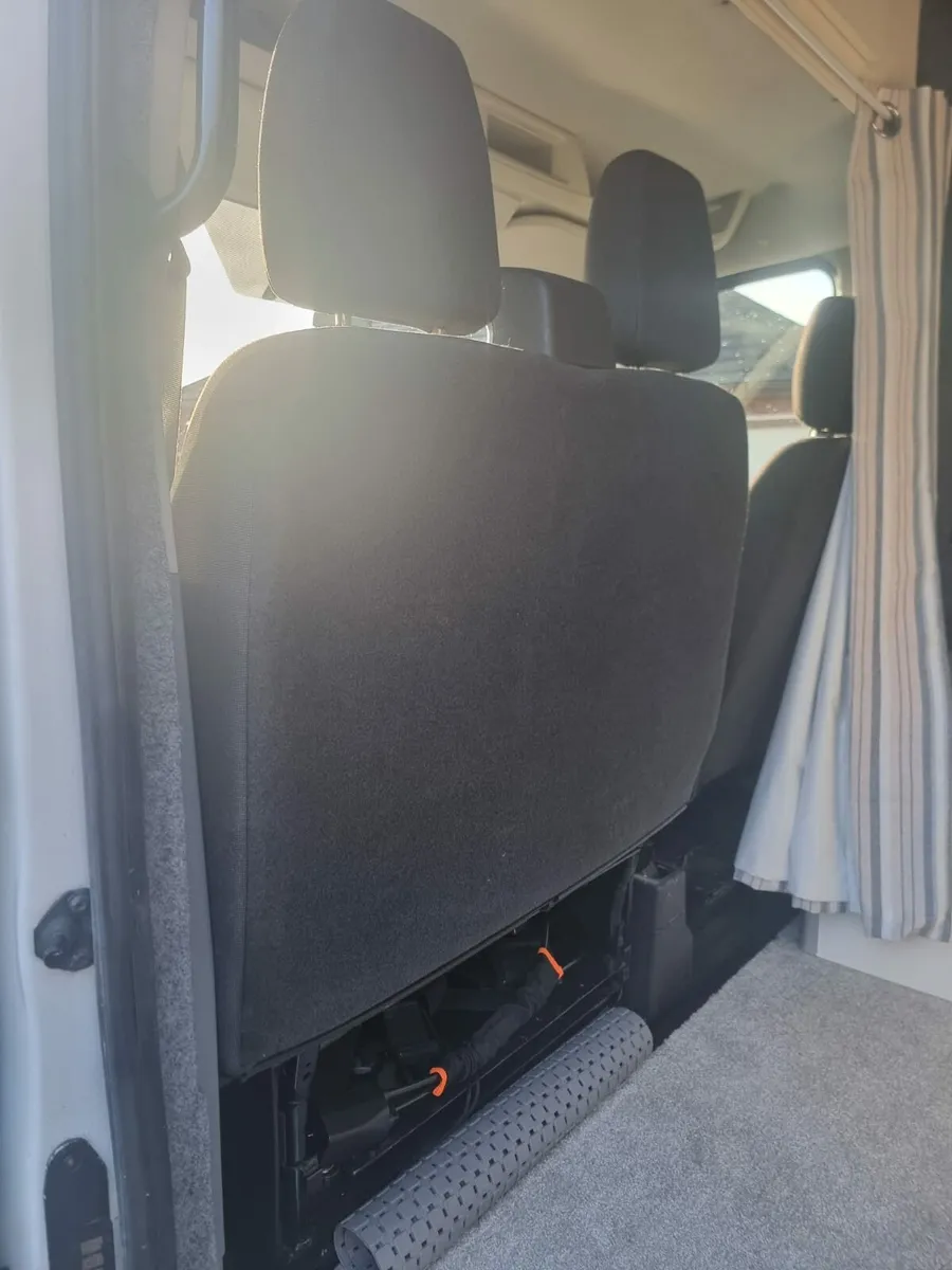 Double swivel seat - Image 3