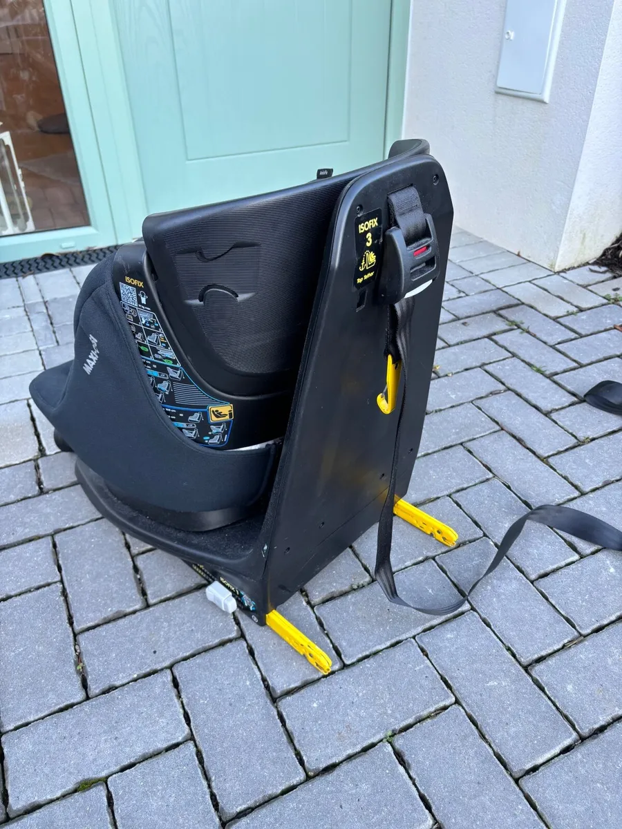 Maxi cosi titan car seat with isofix 2 - Image 2