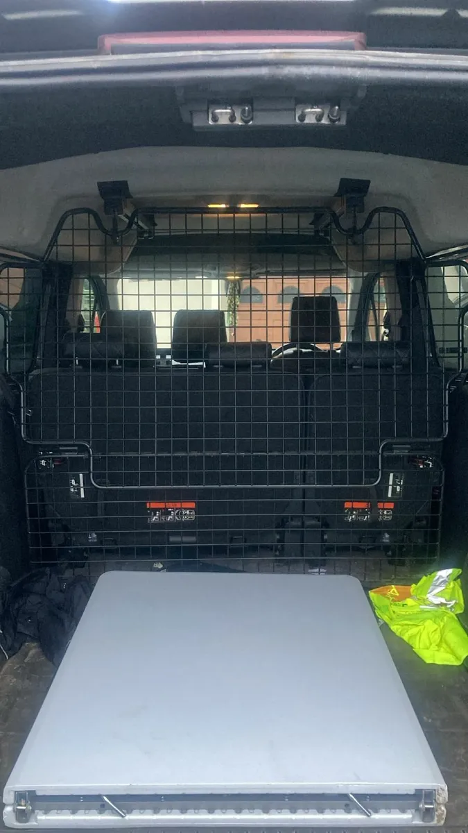 Ford Transit Connect Crewcab 6 seater - Image 2