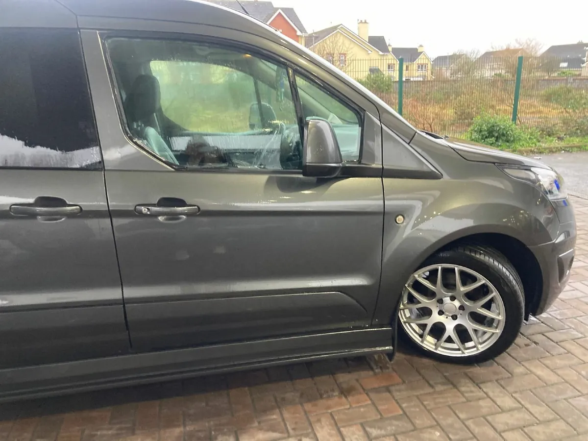 Ford Transit Connect Crewcab 6 seater - Image 4