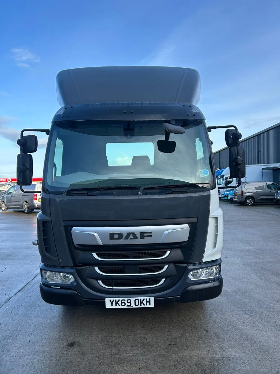 September 2019 DAF LF 180 7.5T Chassis Cab - Image 2