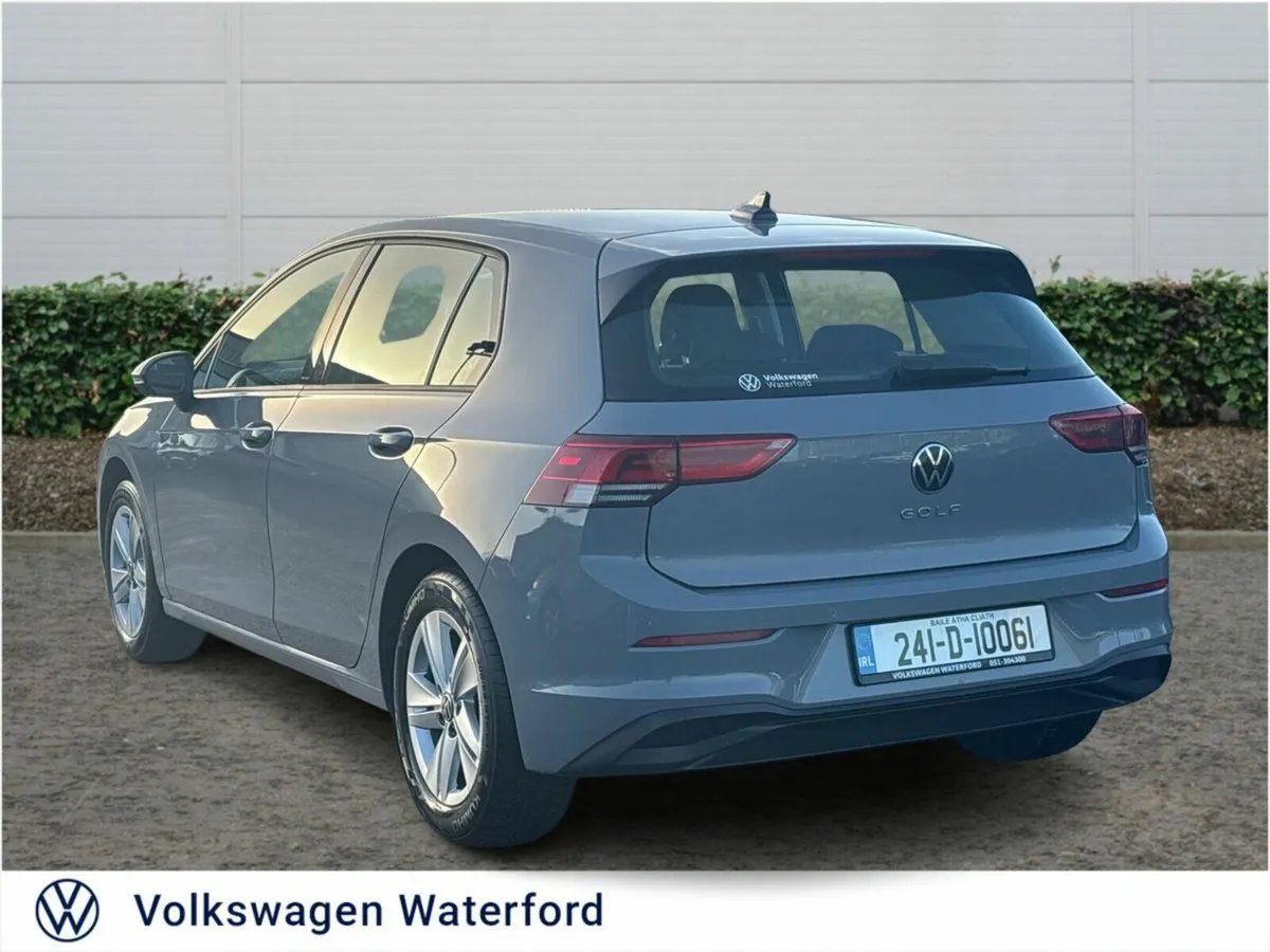 Volkswagen Golf 1.0 TSI 110HP Life - Image 4