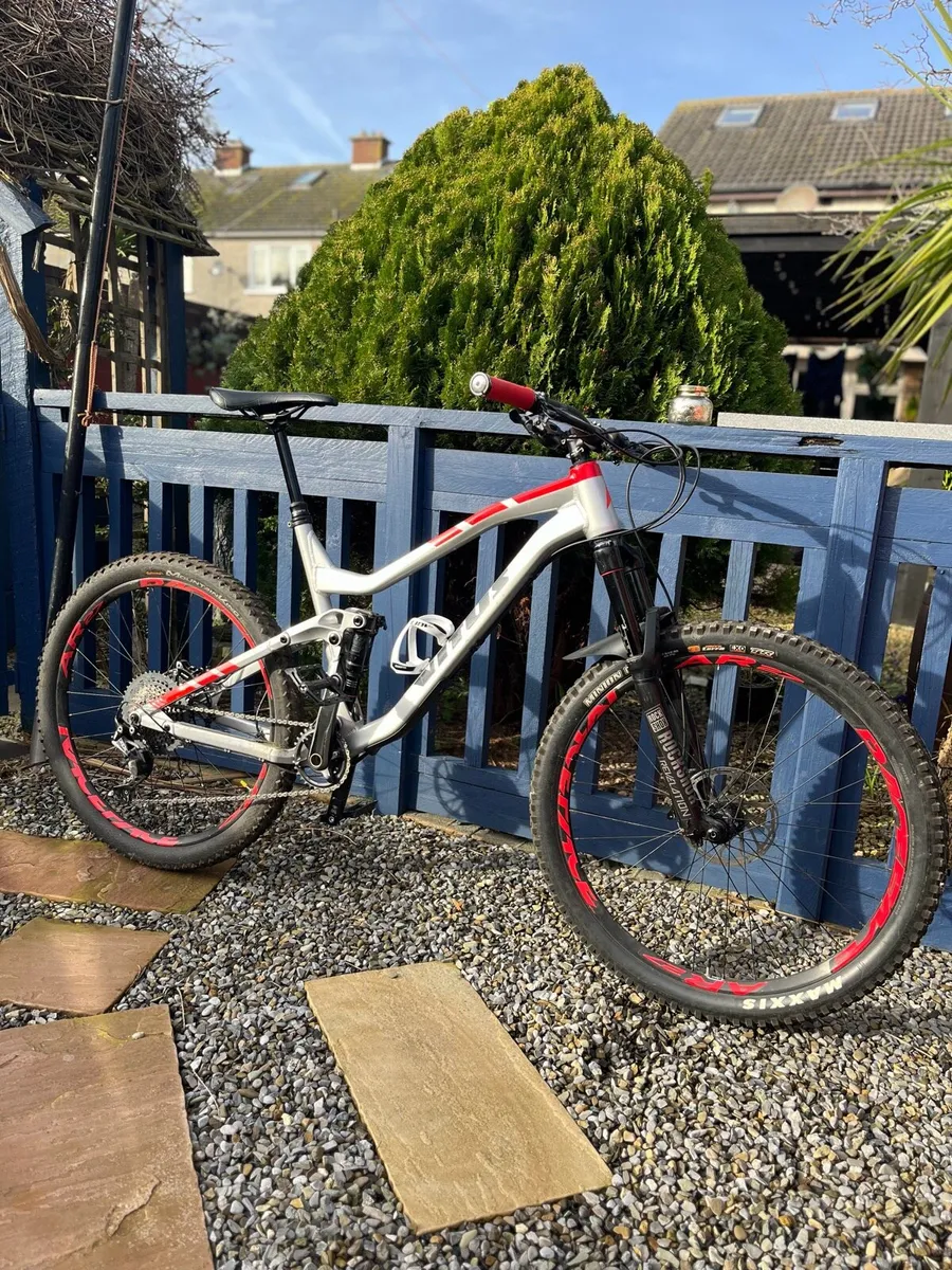 Vitus Escarpe VR Full Suspension Mountain Bike - Image 1