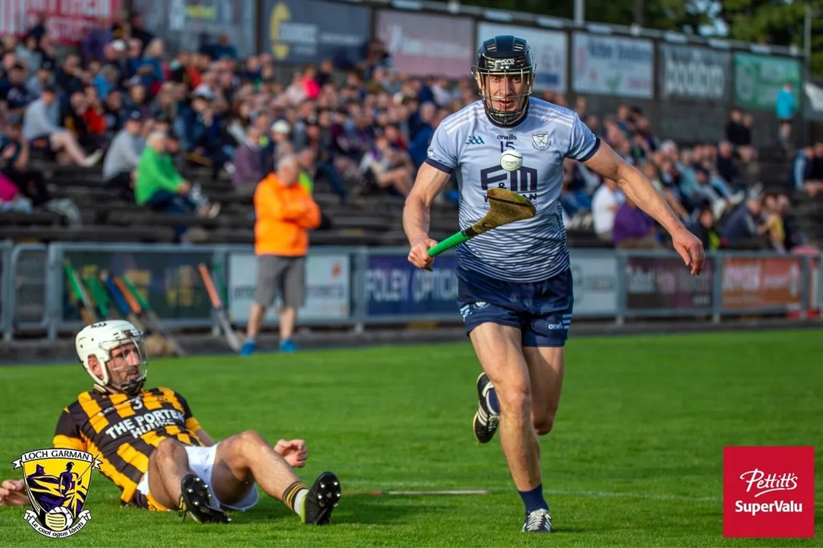 **SIZE 4 WHITE MATCH SLIOTARS** - Image 3