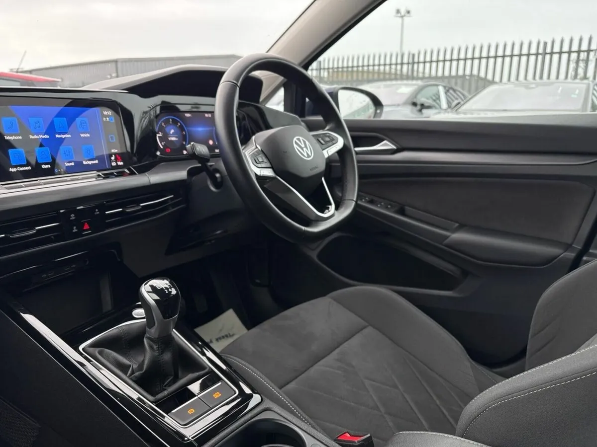 Volkswagen Golf 2.0 TDI 115HP Style - Image 3