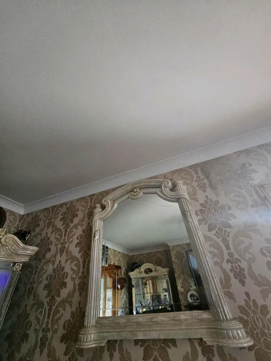 Italian 2 door presses 3 in total and mirrow table - Image 1