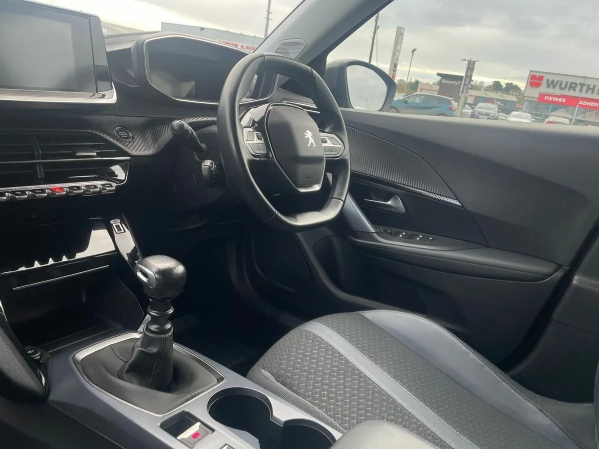 Peugeot 2008 1.5 BlueHDI 100bhp Allure - Image 3