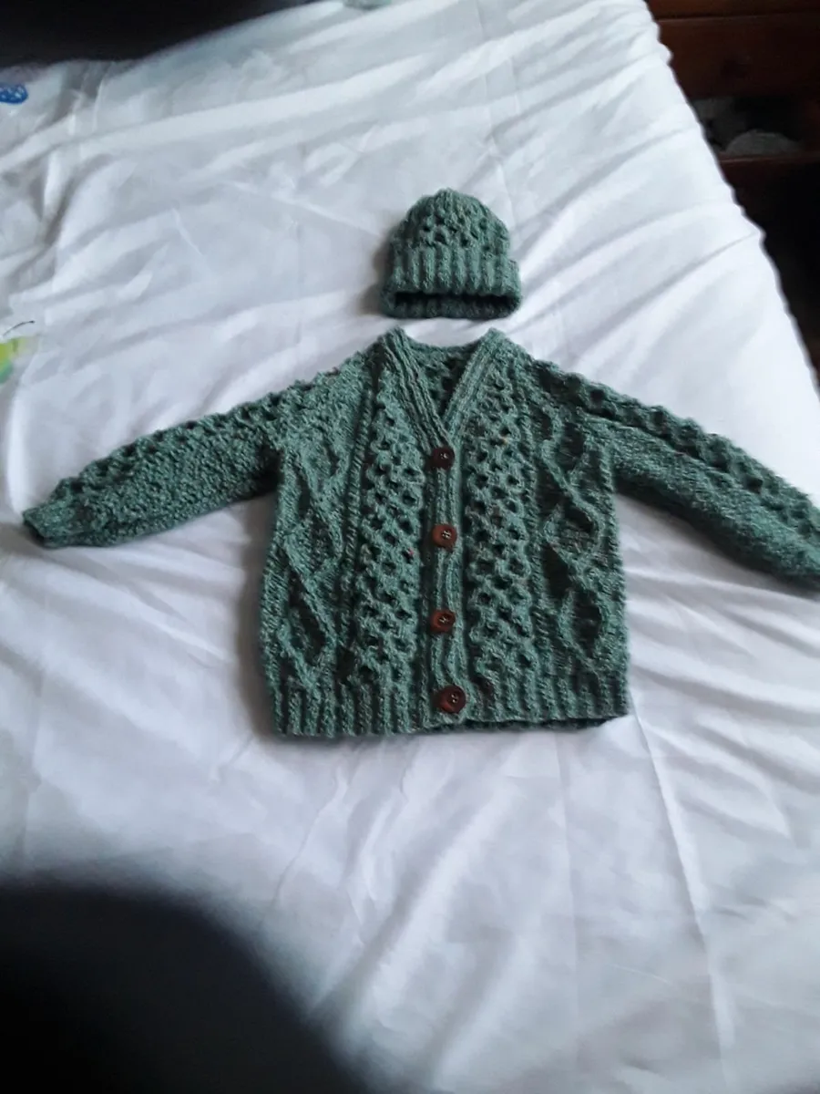 Brand new hand knitted Aaron cardigan hat toddler - Image 2