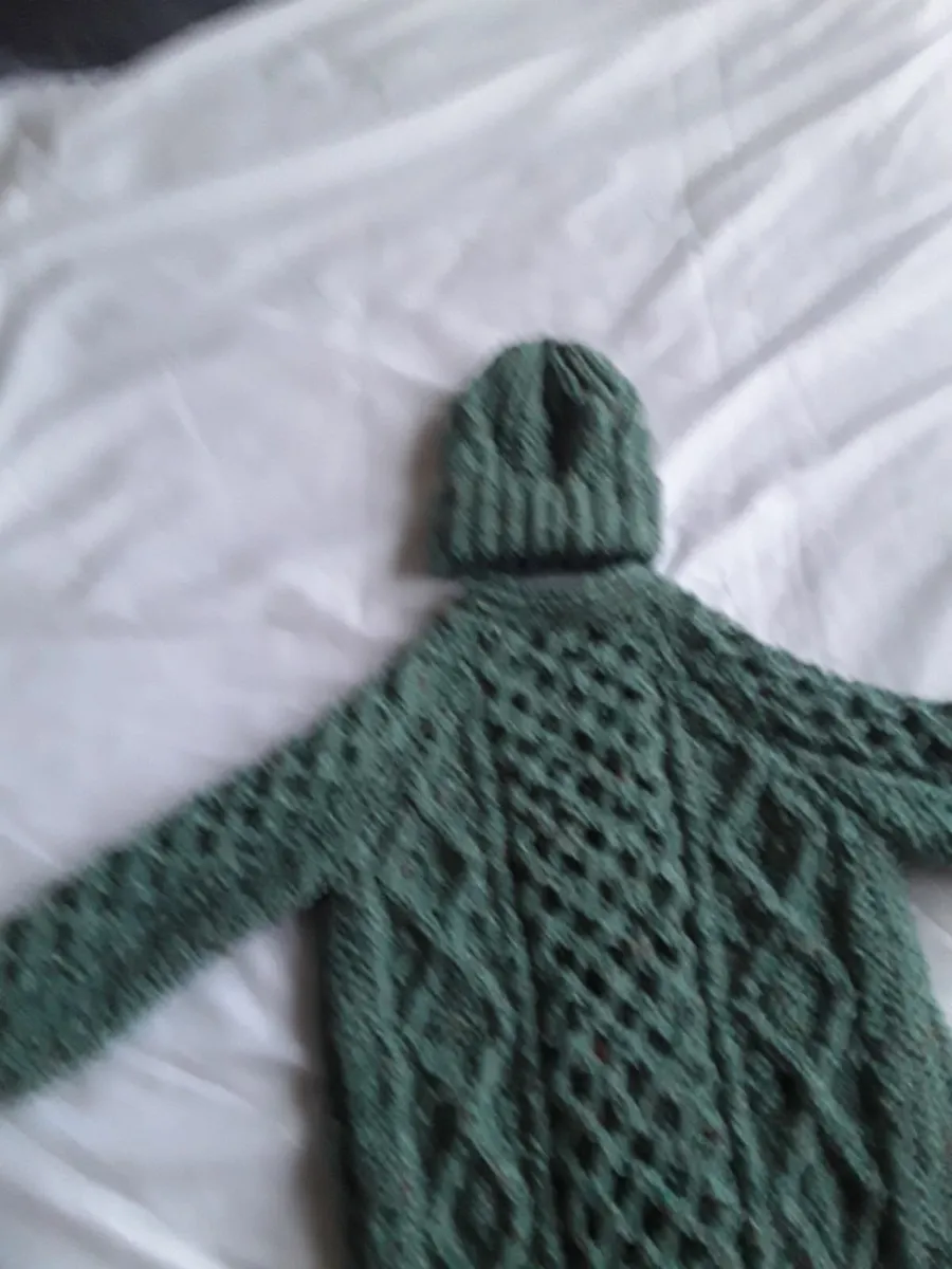 Brand new hand knitted Aaron cardigan hat toddler - Image 3