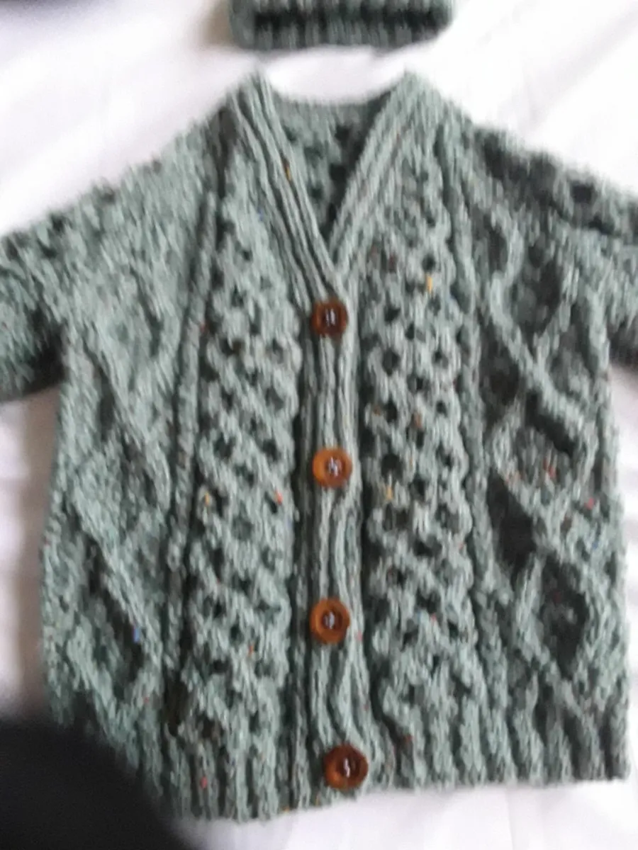 Brand new hand knitted Aaron cardigan hat toddler - Image 4