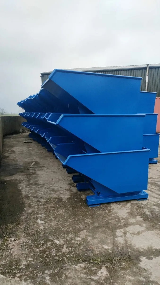 Tipping Skips - Image 1