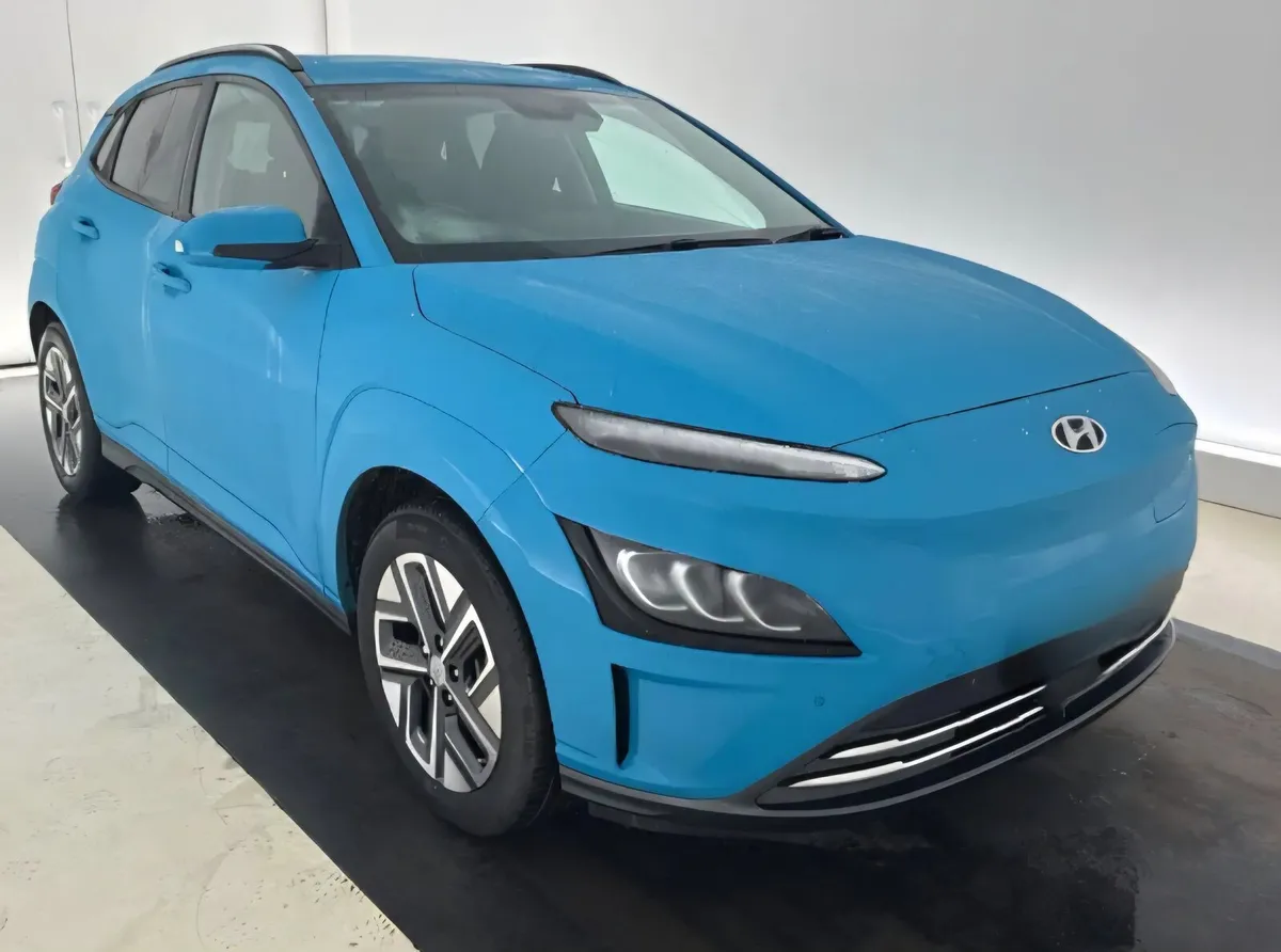 HYUNDAI KONA ELECTRIC 39KW. LOW KILOMETERS. 2023