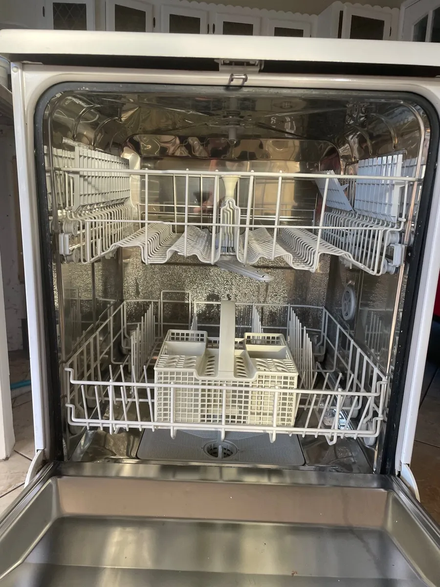 Dishwasher - Image 2
