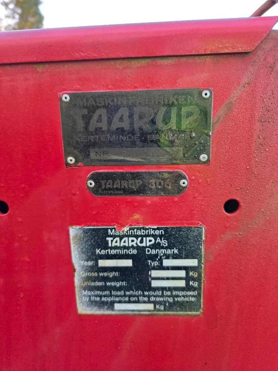 Conditioner mower and Bale wrapper. - Image 3