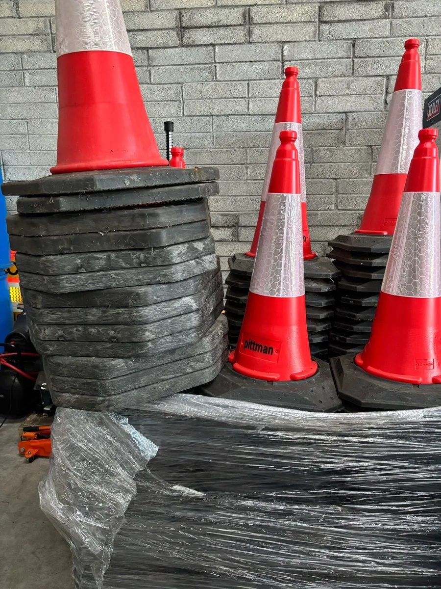 Traffic cones - Image 1