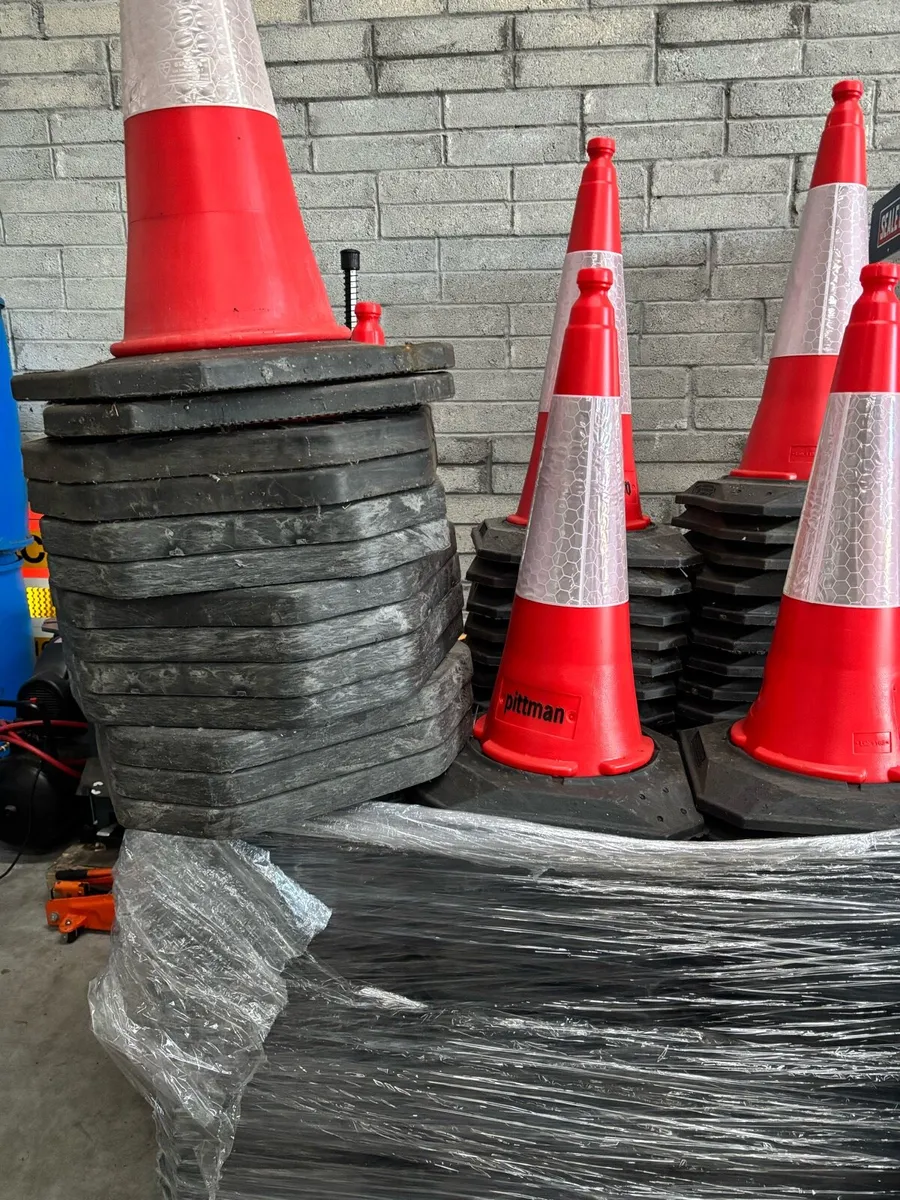 Traffic cones - Image 2
