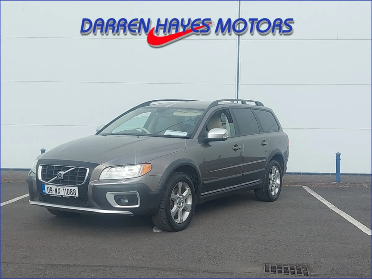 Volvo XC70 2.4 D5 SE 5DR A - Image 2