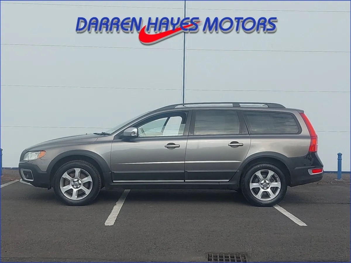 Volvo XC70 2.4 D5 SE 5DR A - Image 4
