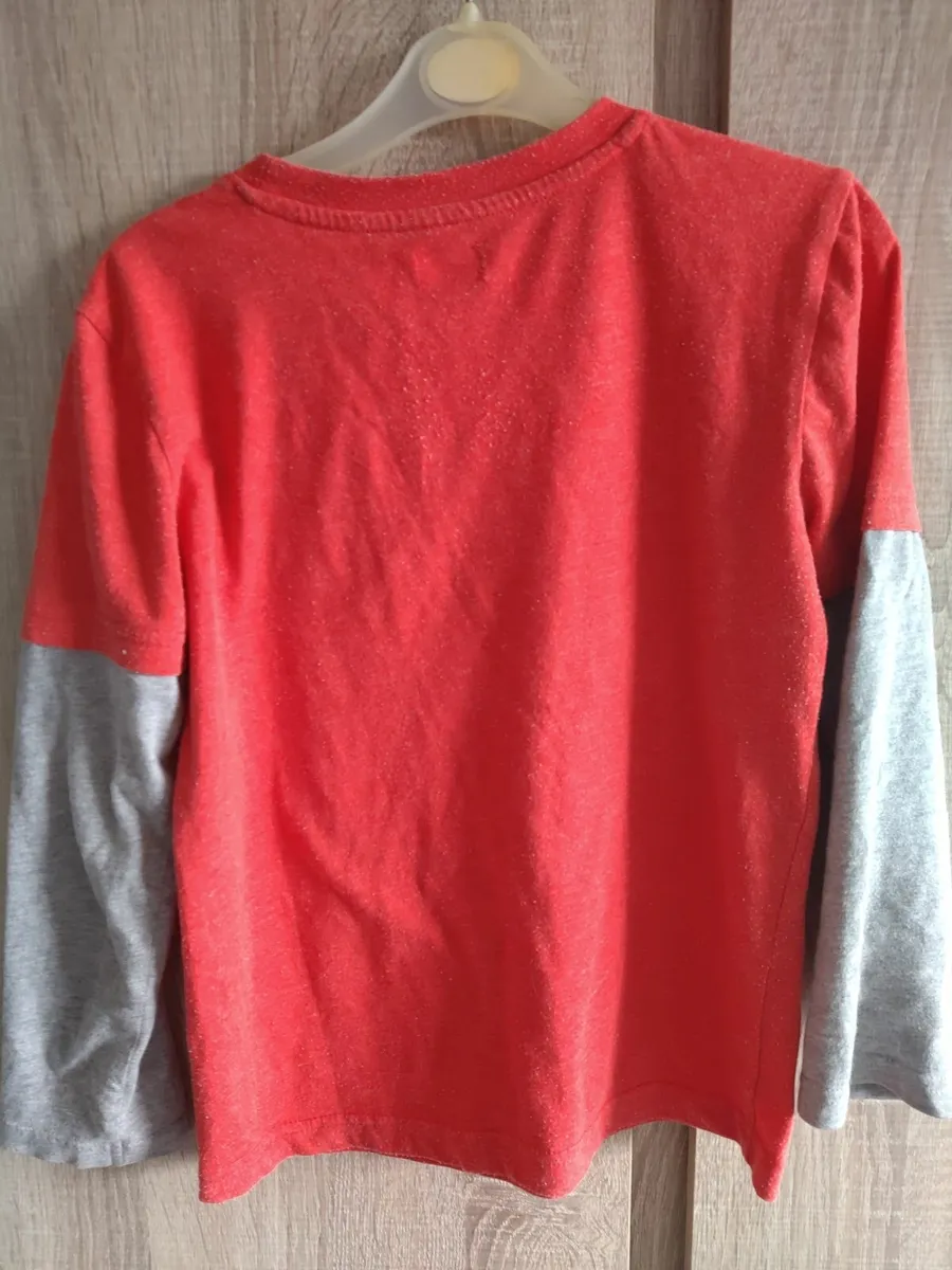 Boy tops 4/6 years old barely worn 8.each - Image 2