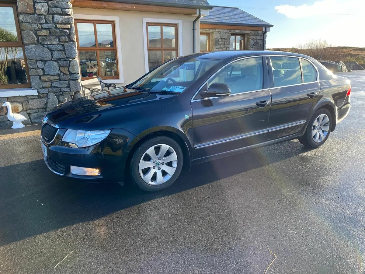 Skoda Superb 2011 - Image 2