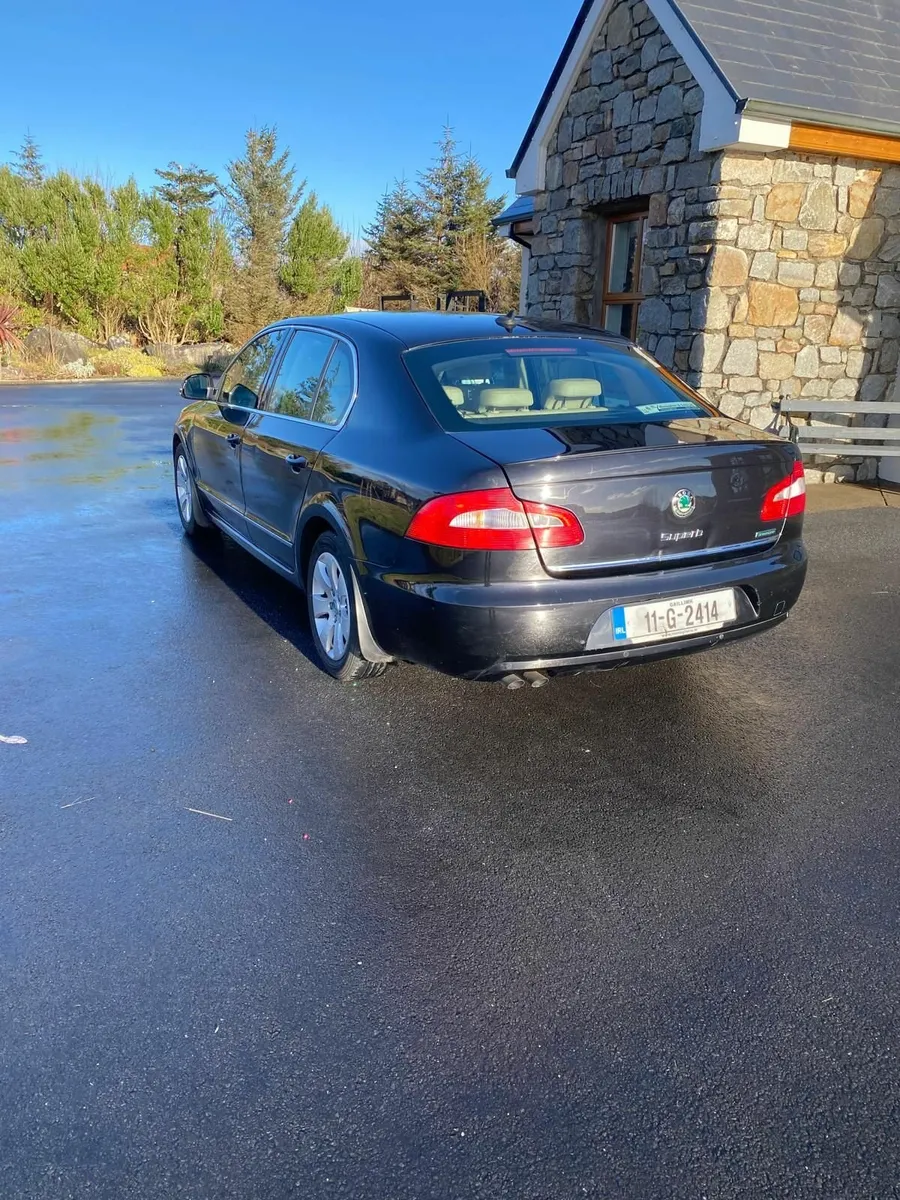 Skoda Superb 2011 - Image 4