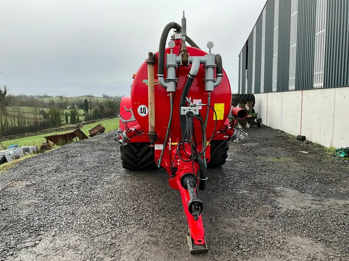 SLURRYKAT 2000 GALLON TANKER & DRIBBLE BAR - Image 2