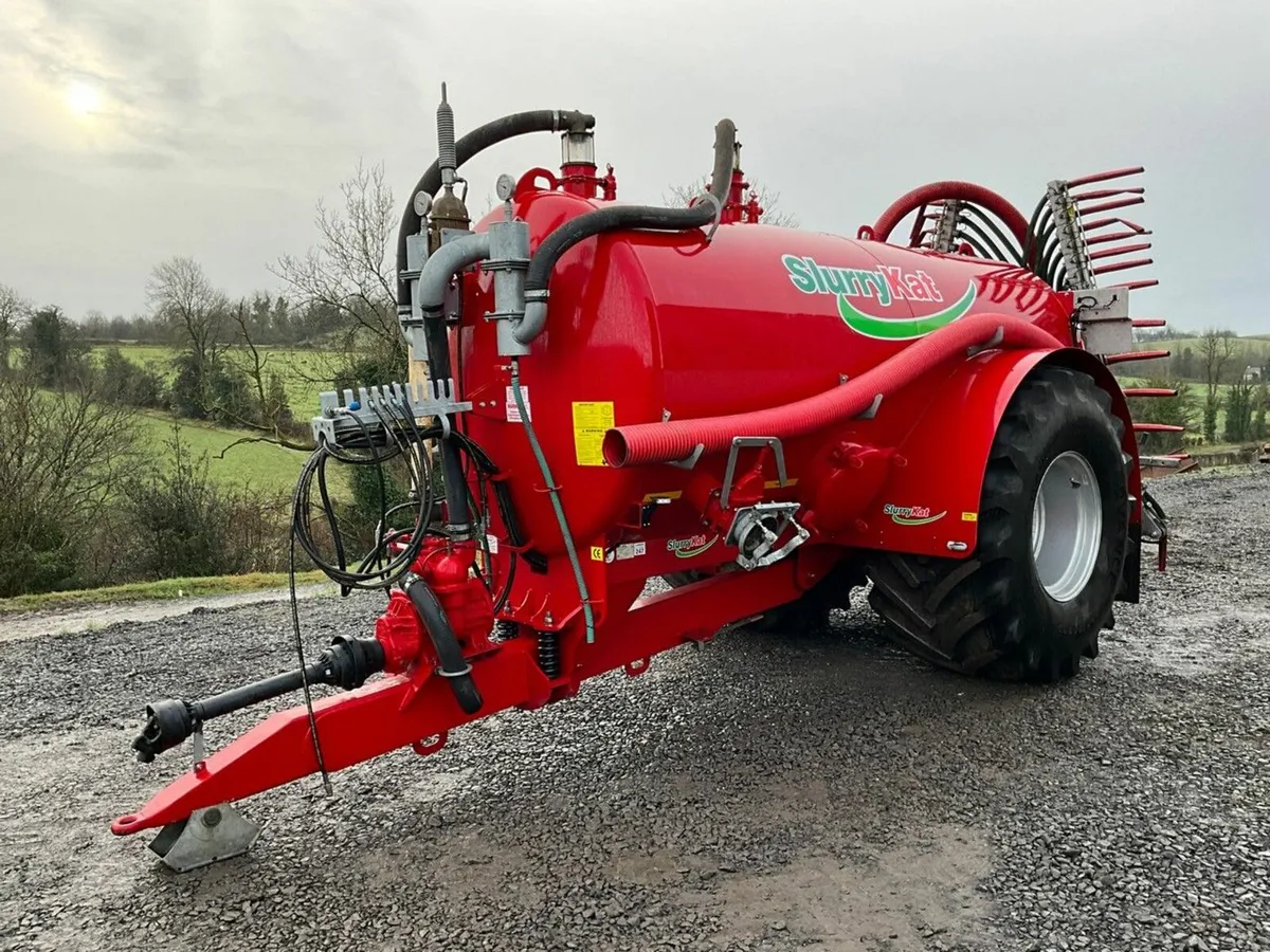 SLURRYKAT 2000 GALLON TANKER & DRIBBLE BAR - Image 3