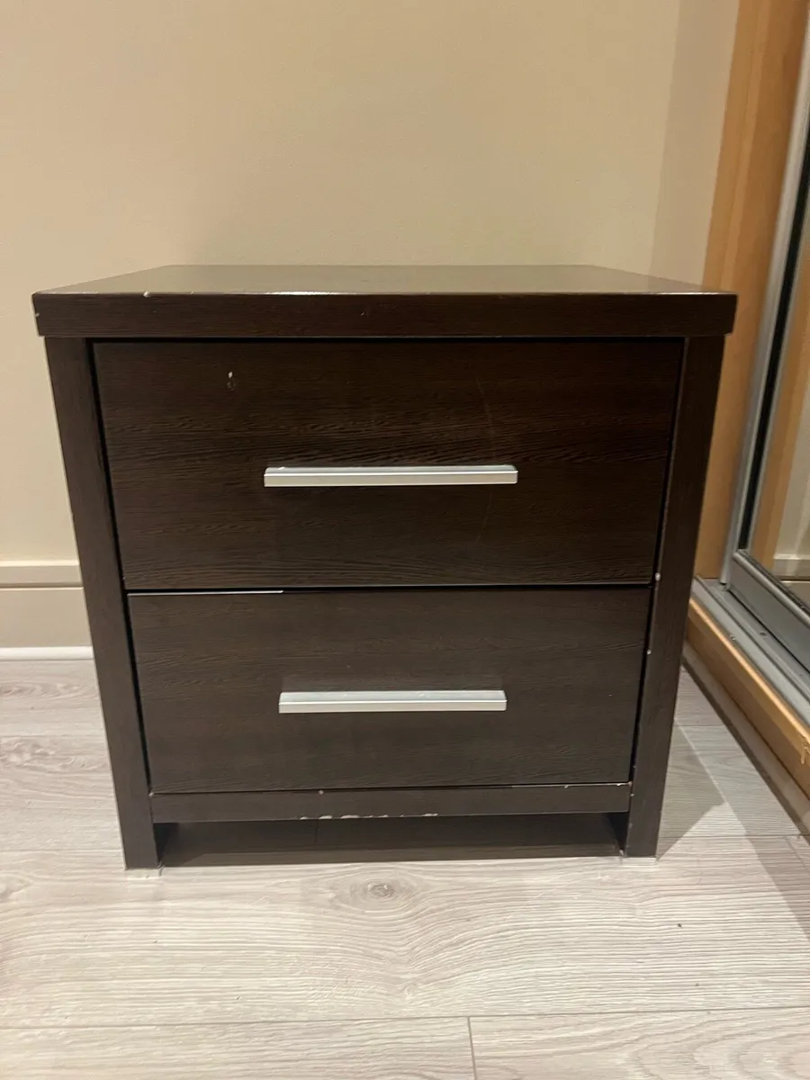 Bedroom Furniture Set – 2 Large & 4 Small Lockers - Image 2