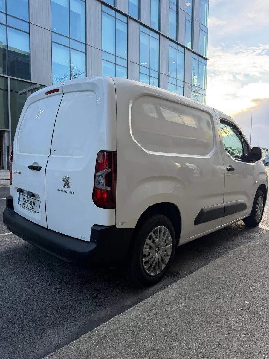 Peugeot Partner 3 Seater Van 2019 - Image 2