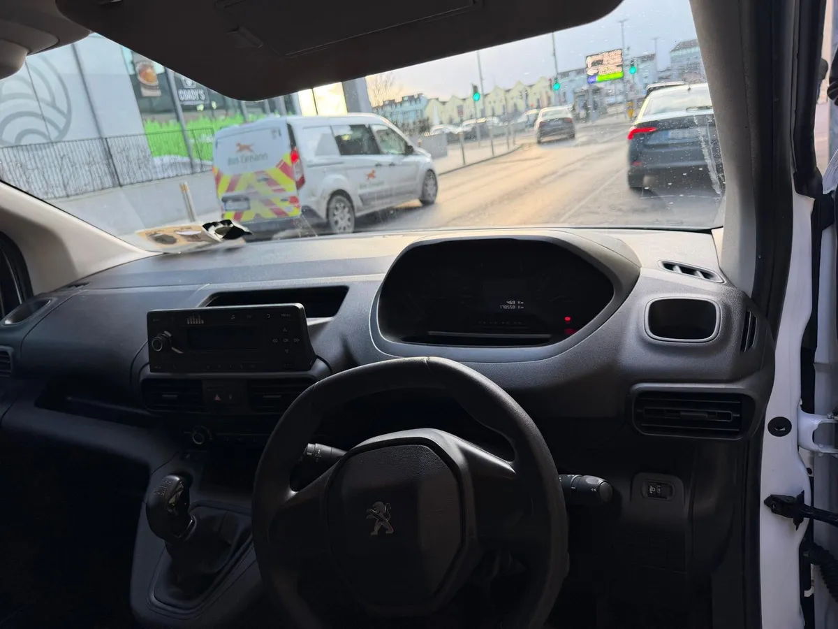 Peugeot Partner 3 Seater Van 2019 - Image 4