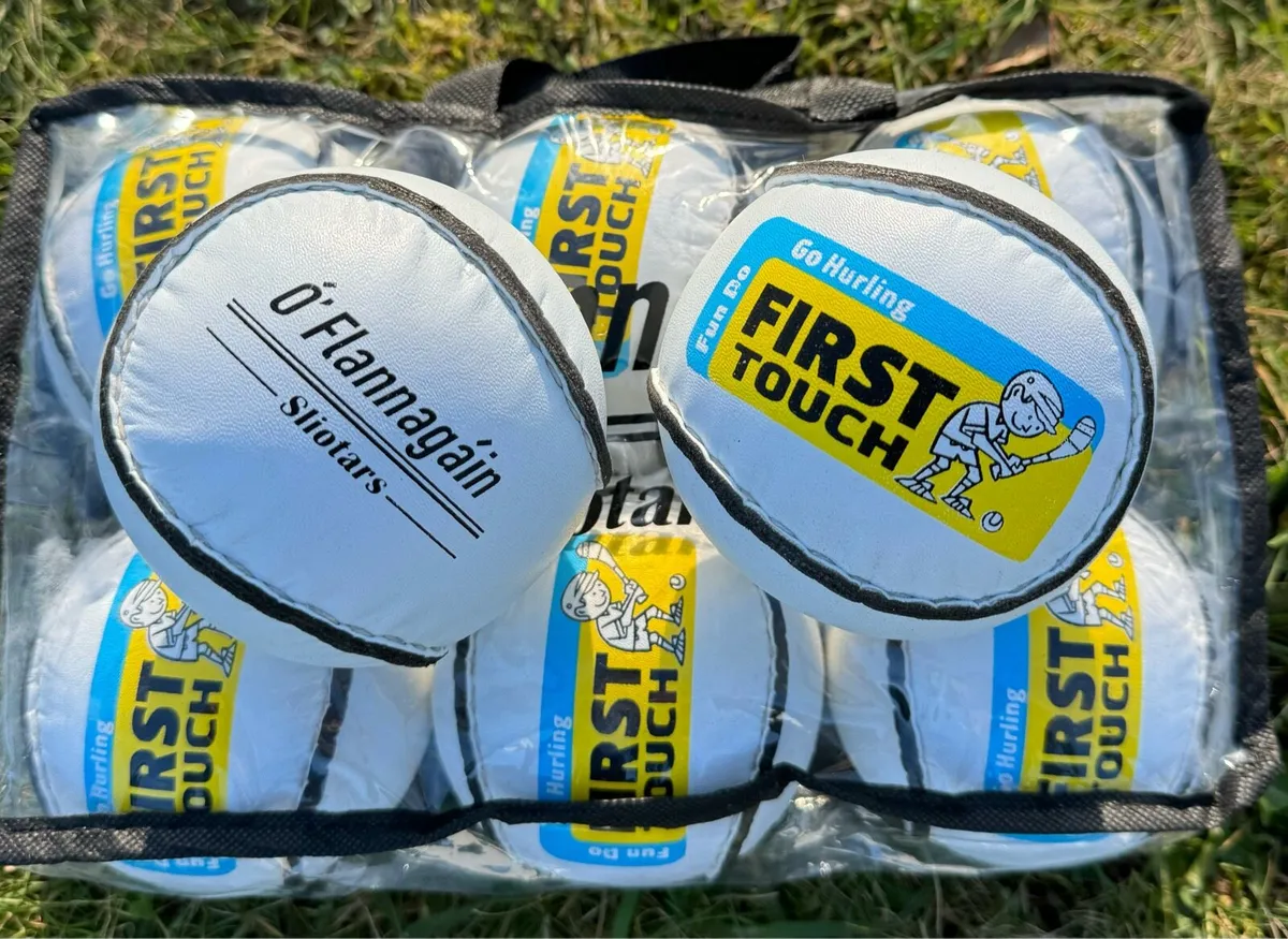 **FIRST TOUCH SLIOTARS** - Image 1