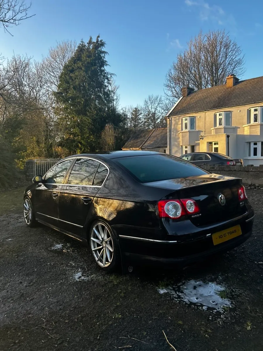 2010 Volkswagen Passat - Image 4