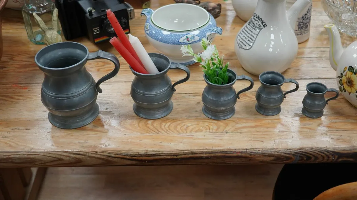 Vintage Set of 5 Pewter Mugs - Image 1