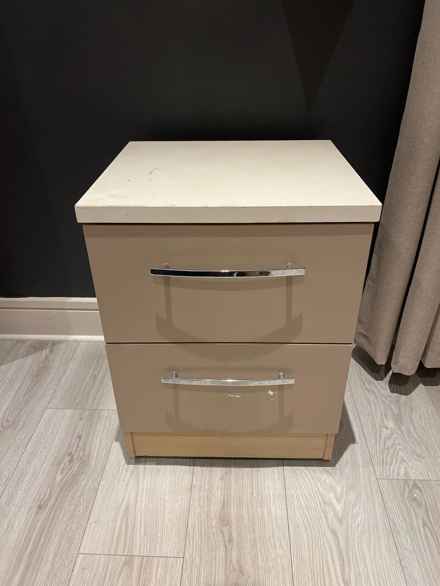 Chest of drawers and lockers - Image 3