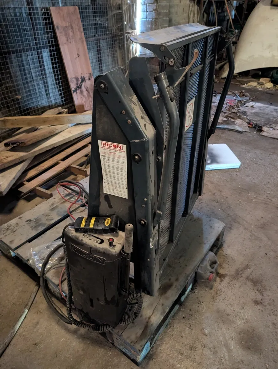 RICON wheelchair lift - Image 4