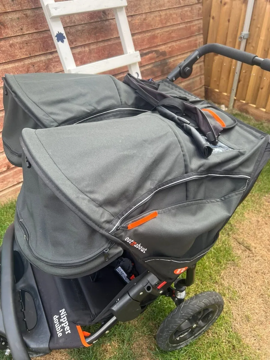 Out n about double V5 - Image 2